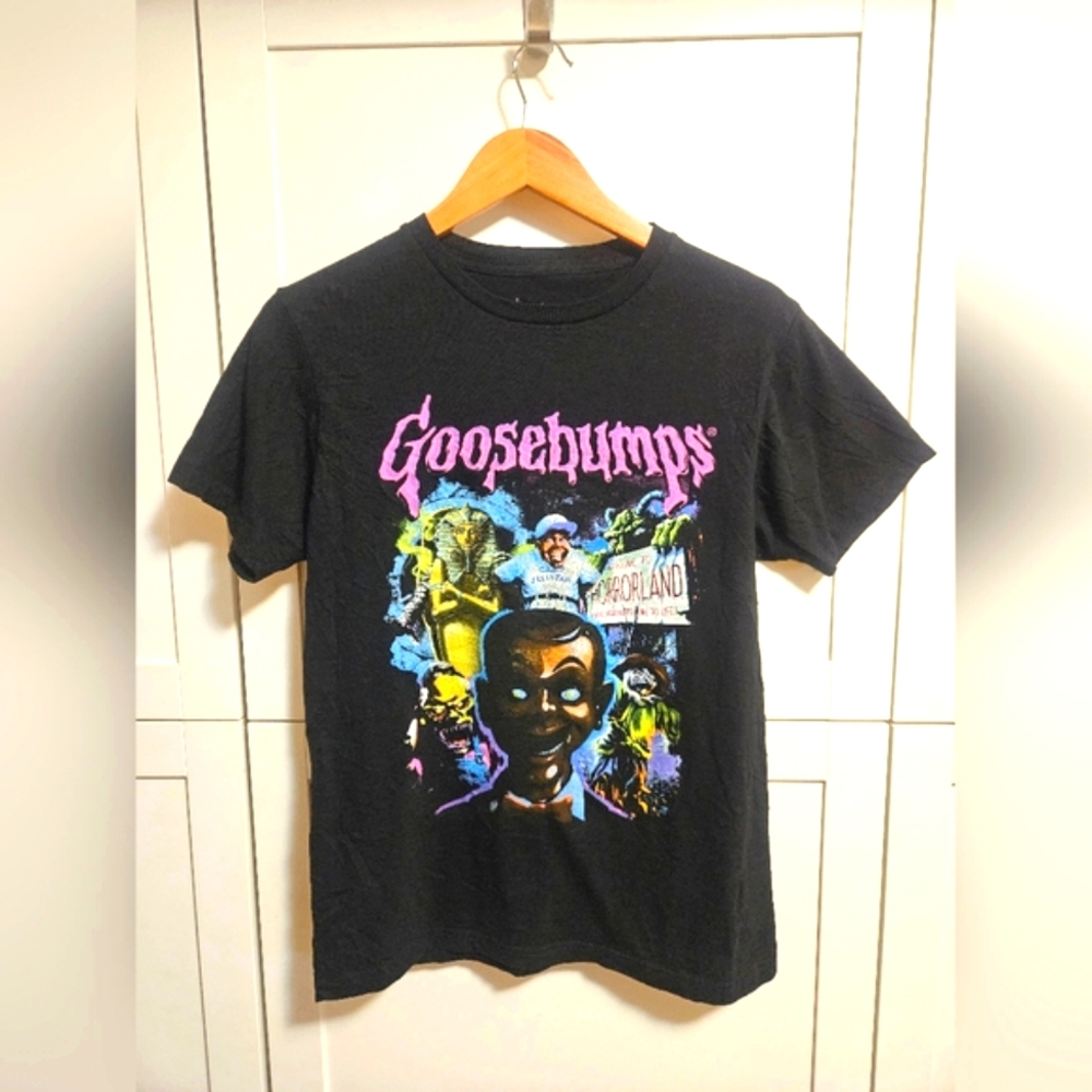 Scholastic Black and Pink Graphic Short Sleeve Tees